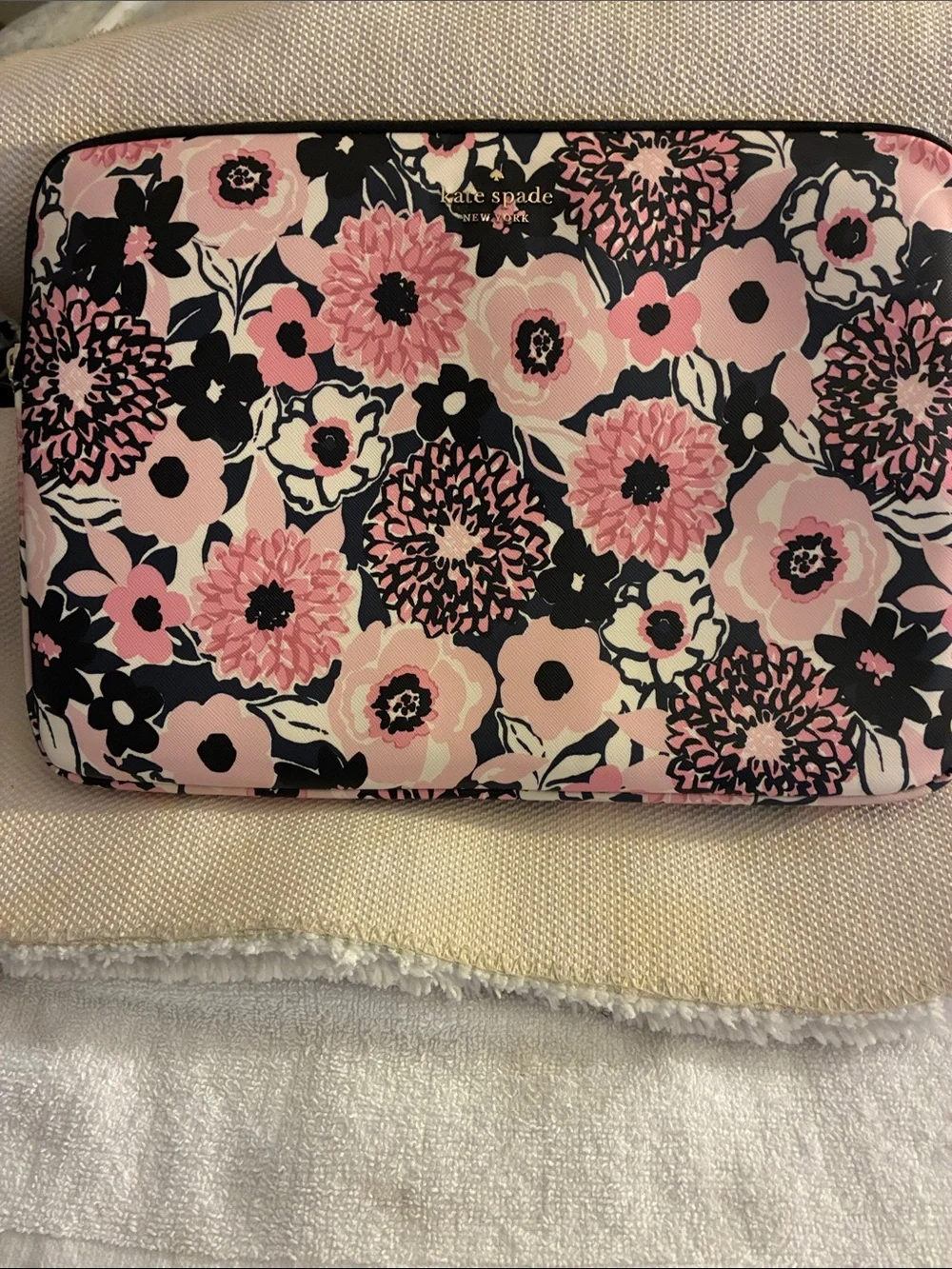 kate spade 15in pink &Black Dahlia Floral Laptop Sleeve-durable textured PVC-NWO